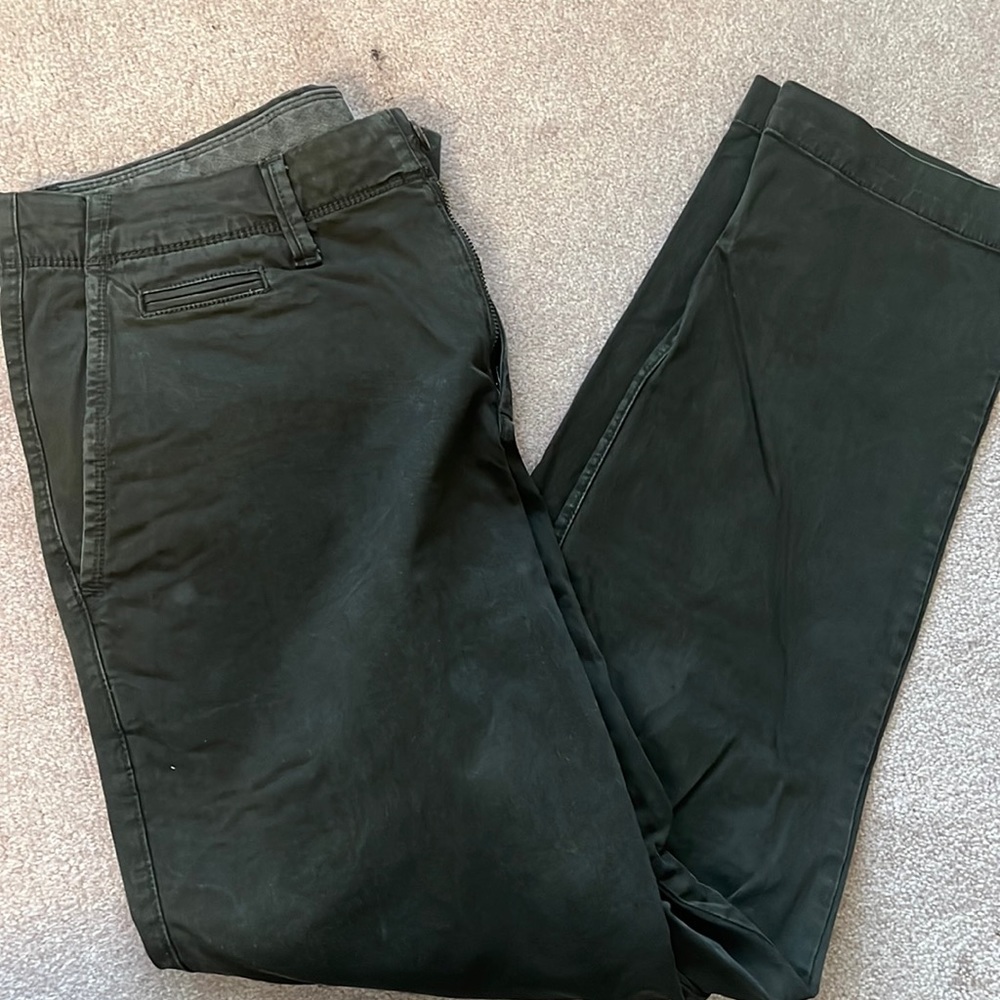 GAP Dark Green Khaki pants 31X30